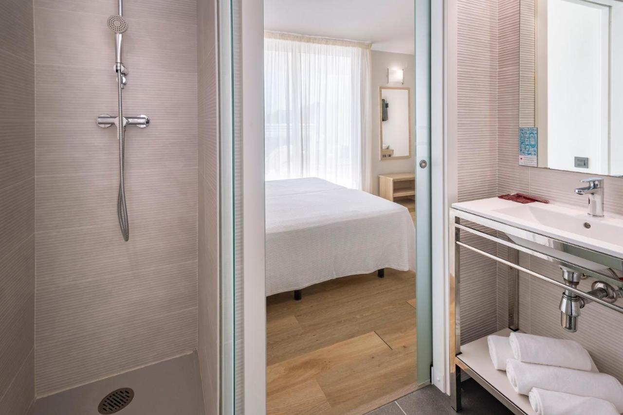 Aparthotel Marinada Салоу Екстериор снимка