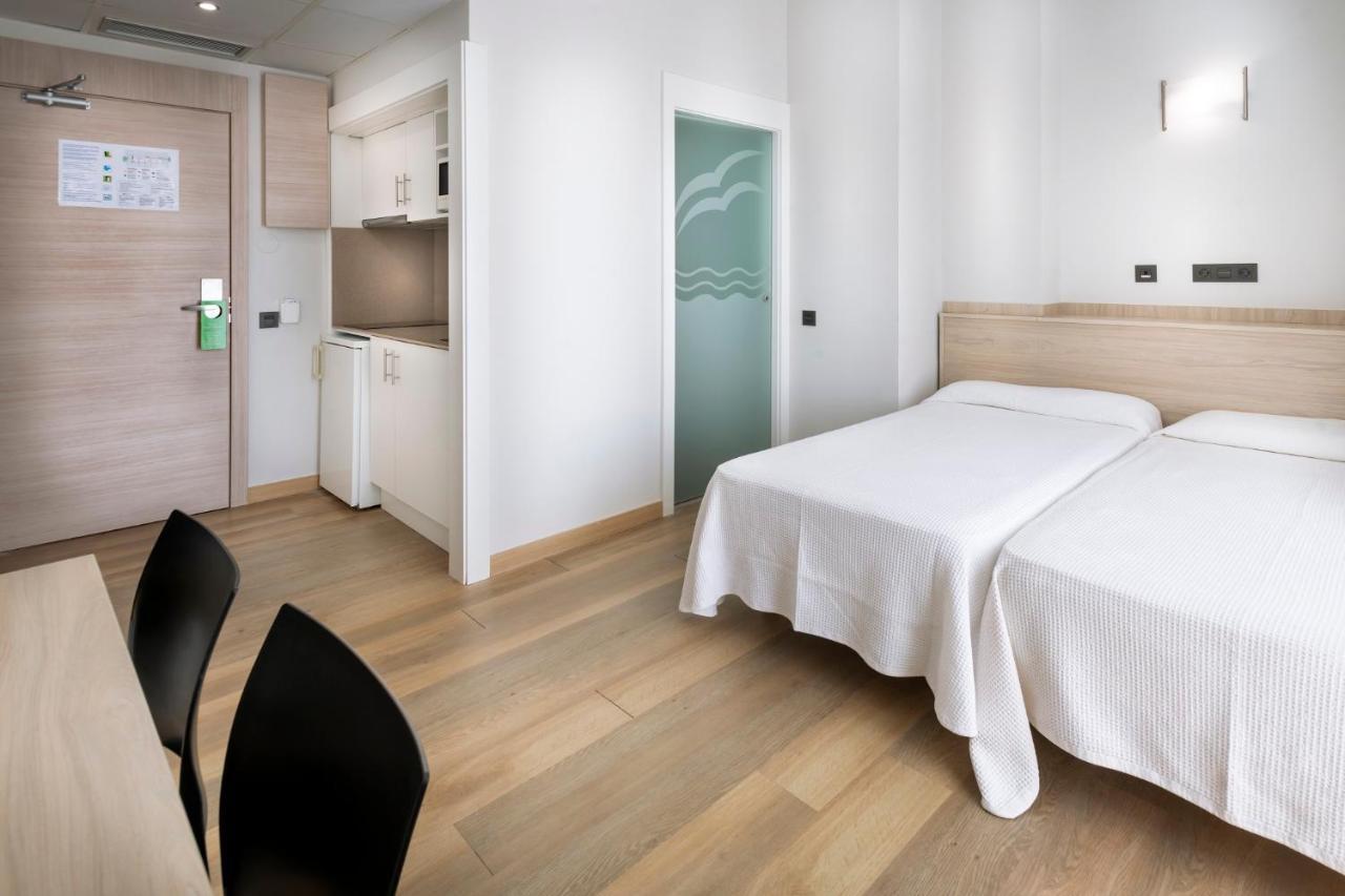 Aparthotel Marinada Салоу Екстериор снимка
