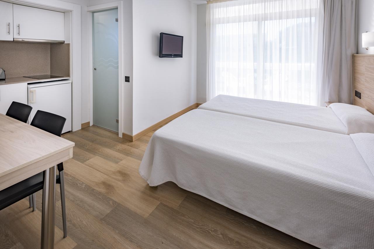 Aparthotel Marinada Салоу Екстериор снимка